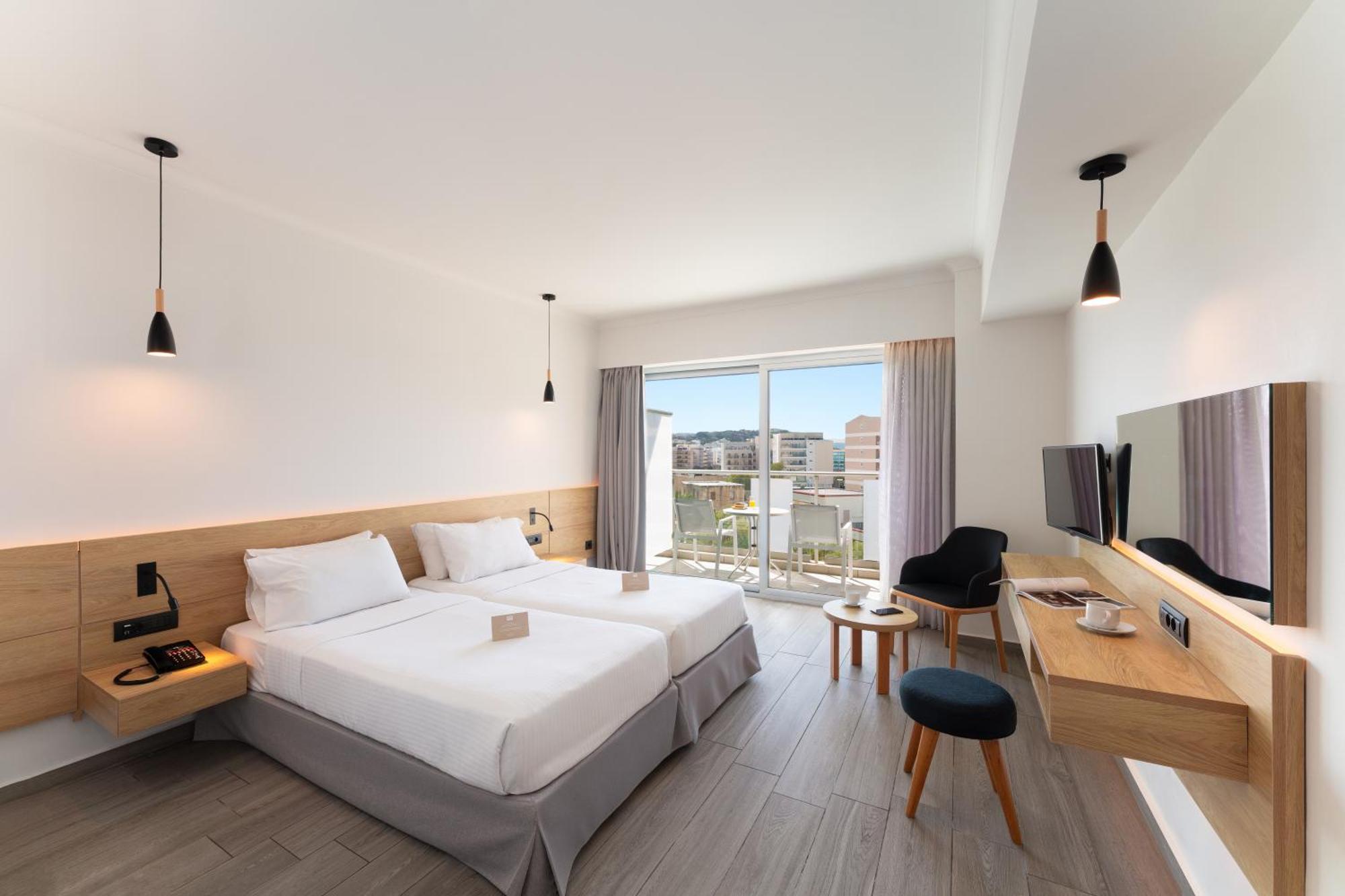 Hotel Aquarium View 4*